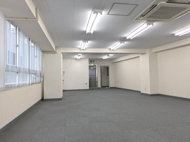 飯島ビル新館の内装