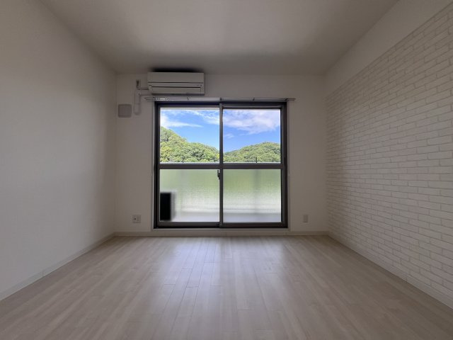 ツルトスコⅡ番館の居間・リビング