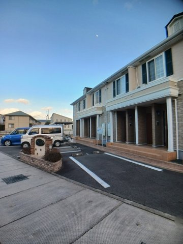 ブリーゼの駐車場