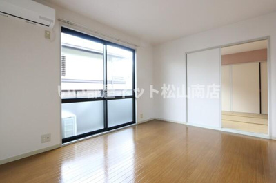 【居間・リビング】 | ア・ラ・モード鷹子Ａ