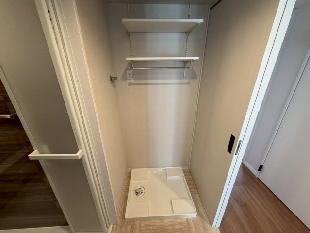 藤和シティコープ大森北棟のランドリースペース|スタイリッシュなデザインの洗面スペース。