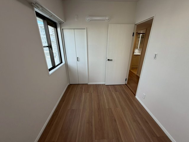 藤和シティコープ大森北棟の洋室|2面採光の明るいお部屋で、一人で過ごす時間も大切にできます。