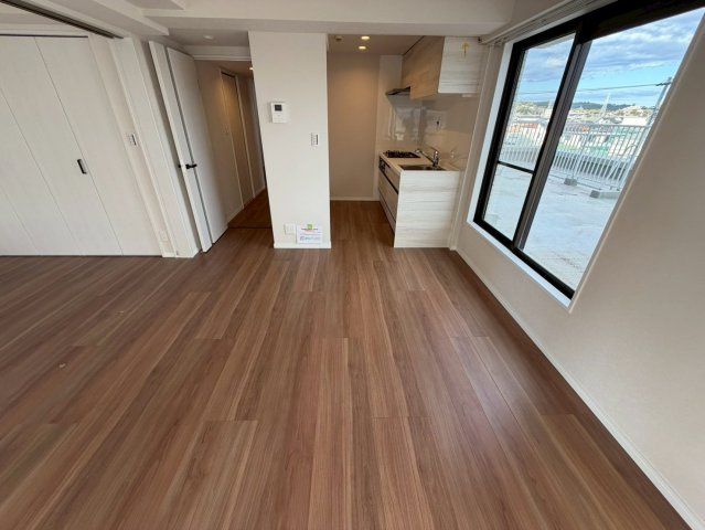 藤和シティコープ大森北棟の居間・リビング|ソファやテーブルを置いても十分な広さのリビング。ご家族みんなでゆったりと過ごせますね♪