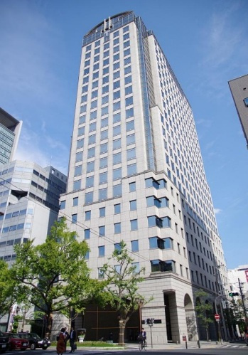 御堂筋グランタワーの外観