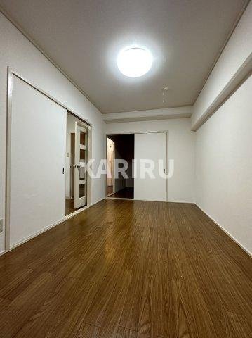 ラパンジール京橋の居間・リビング