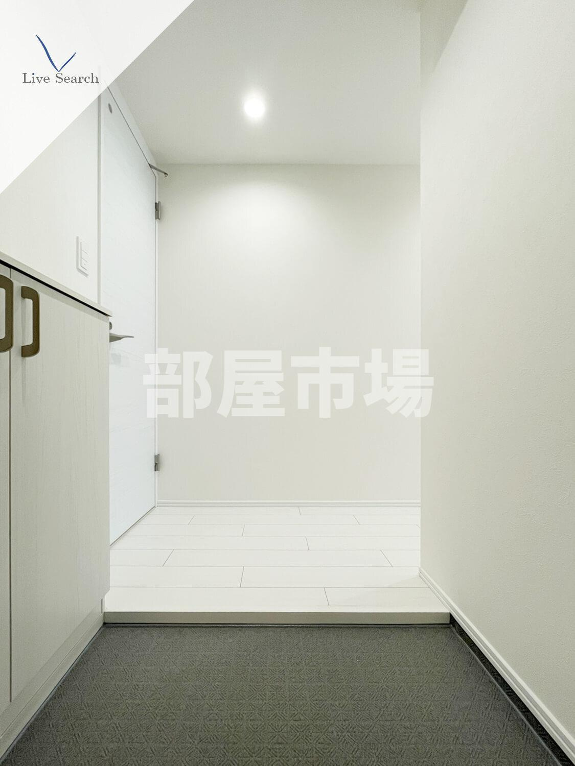 三ノ輪アパートメントの玄関