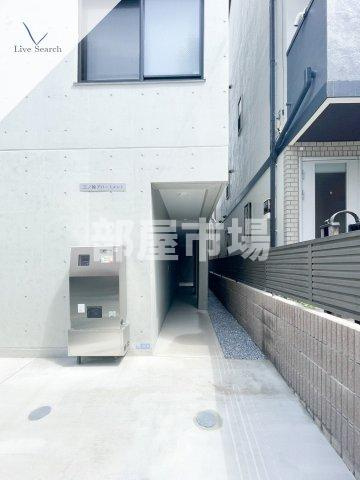 三ノ輪アパートメントのエントランス