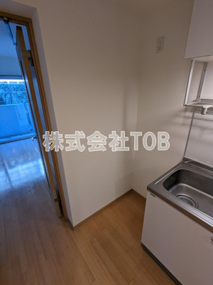 【設備】 | PRINCE久我山 | 冷蔵庫置き場※クリーニング中の写真※別号室同間取り参考写真