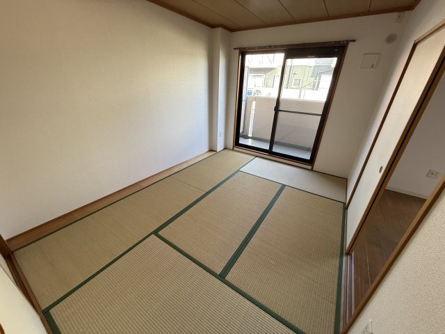 ソレーユ関西の和室