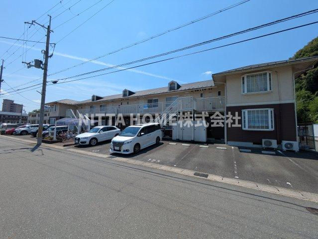 グラン・パレの駐車場|敷地内に駐車場も完備●