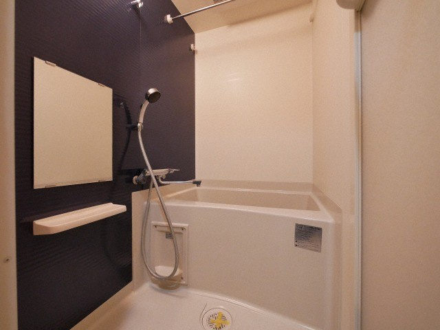 Luxe新大阪IIの浴室