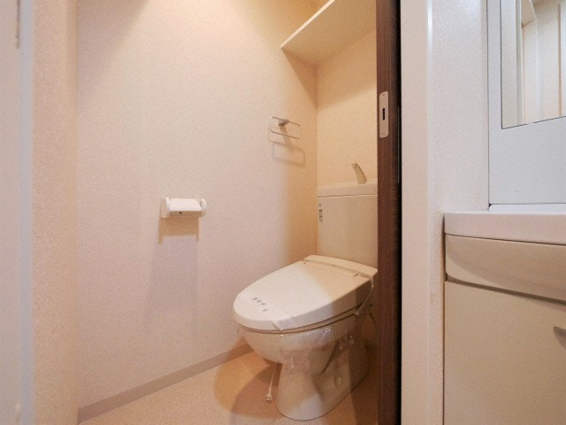 Luxe新大阪IIのトイレ