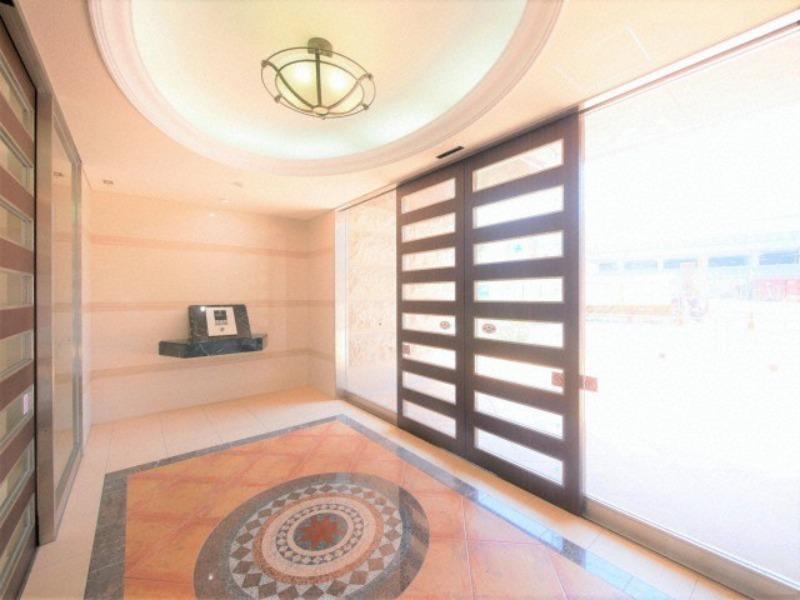 Luxe新大阪IIのエントランス