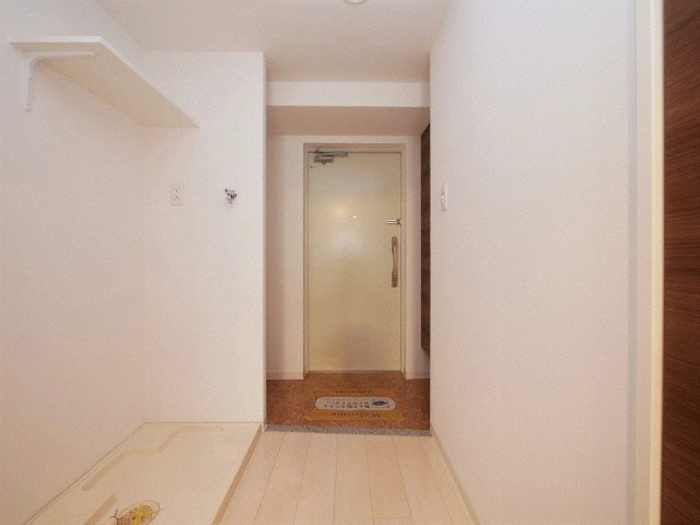 Luxe新大阪IIの玄関