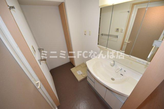 グランルージュ谷町六丁目の洗面所