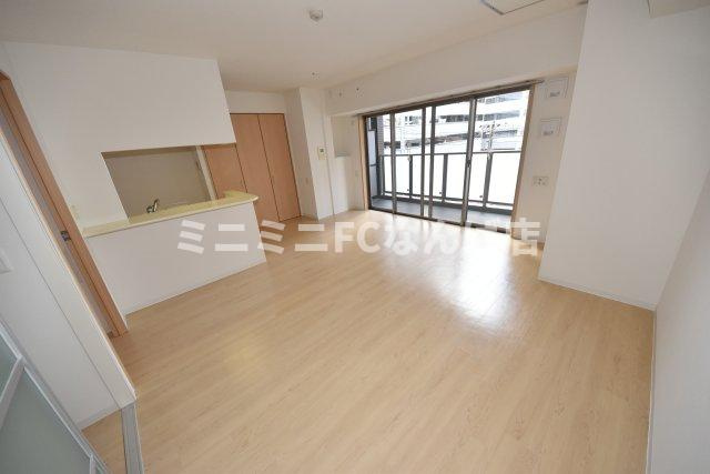 グランルージュ谷町六丁目の居間・リビング