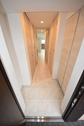 スプランディッド難波元町の玄関