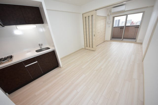 スプランディッド難波元町の居間・リビング