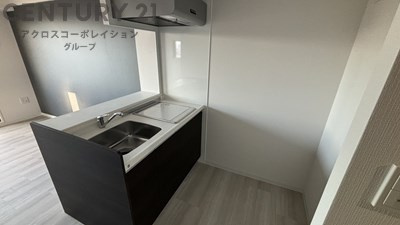 システムキッチンはIHコンロ！カウンターキッチンタイプです♪