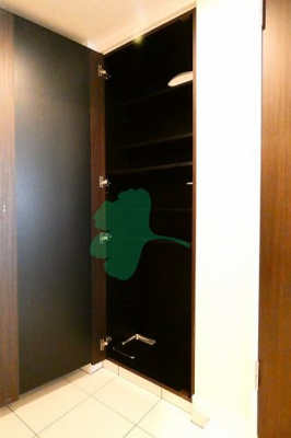 【玄関】 | ネストピア博多駅前2 | 下駄箱もしっかりついてます！