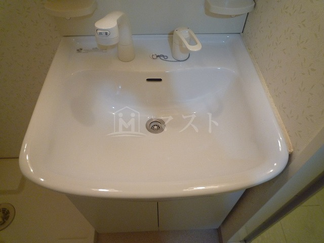 大阪市中央区博労町３丁目の賃貸マンションの洗面所