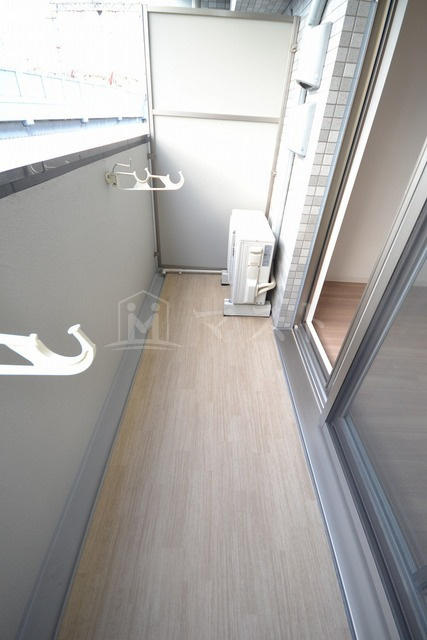 大阪市北区中津４丁目の賃貸マンションのバルコニー