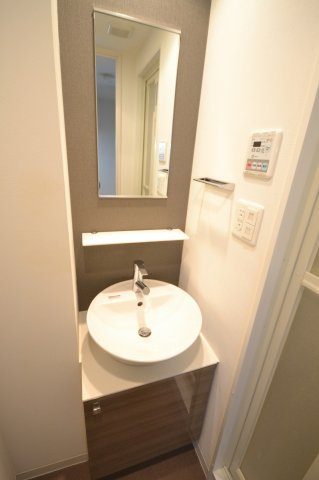 大阪市北区中津４丁目の賃貸マンションの洗面所