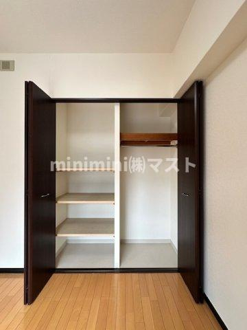 大阪市北区南扇町の賃貸マンションの収納