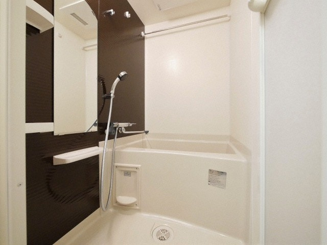 Luxe新大阪αの浴室