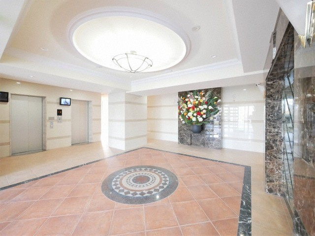 Luxe新大阪αのエントランス