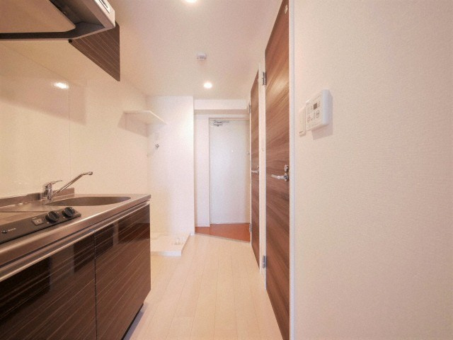 Luxe新大阪αの玄関