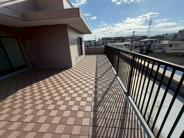 ヴィアーレ一社のバルコニー|開放感あふれるルーフバルコニー