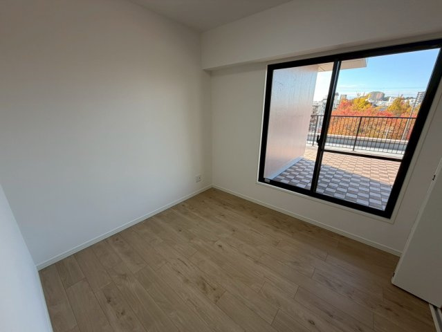 ヴィアーレ一社の洋室