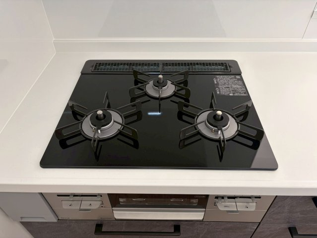 ヴィアーレ一社の設備|ガラストップコンロでお掃除もラクラク♪