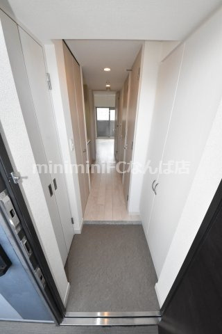 プレサンス難波ヴィータの玄関