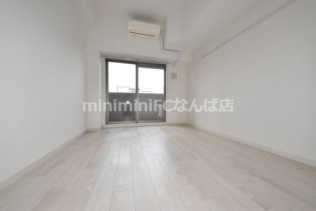 プレサンス難波ヴィータの居間・リビング