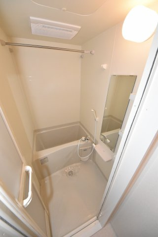 プレサンス難波ヴィータの浴室