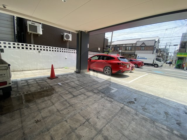 T－スクエア布施の駐車場