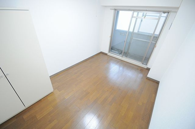 大阪市都島区中野町４丁目の賃貸マンションの居間・リビング