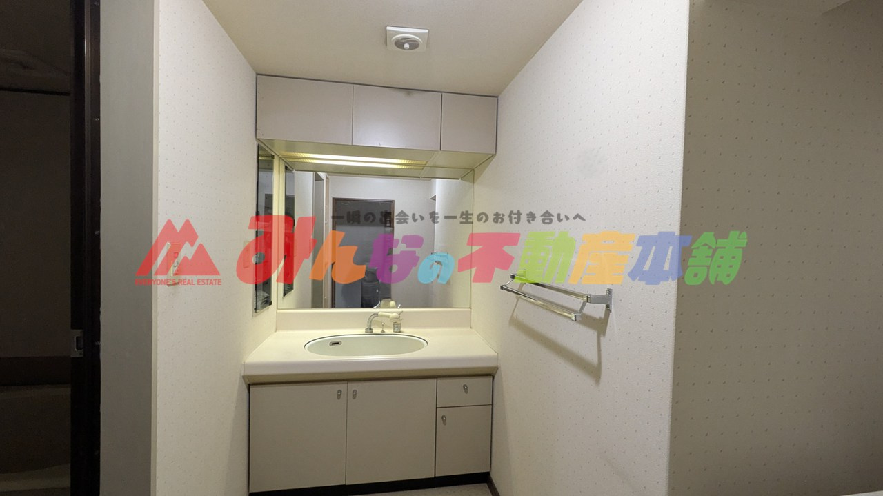 ファミールハイツ久留米弐番館の独立洗面台
