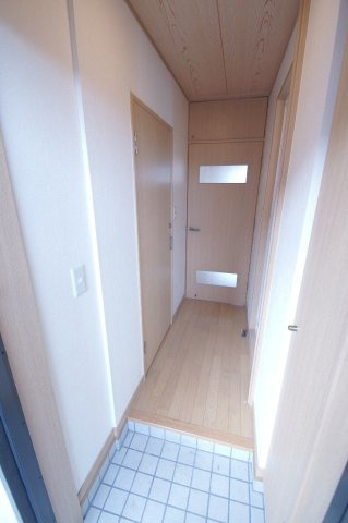 エステートモア薬院NESTの玄関