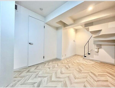 【居間・リビング】 | ユアコンフォート水道町 | こちらの居間で趣味の時間をお楽しみください