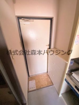 【玄関】 | 　シャルマン河原 | 落ち着いた玄関です