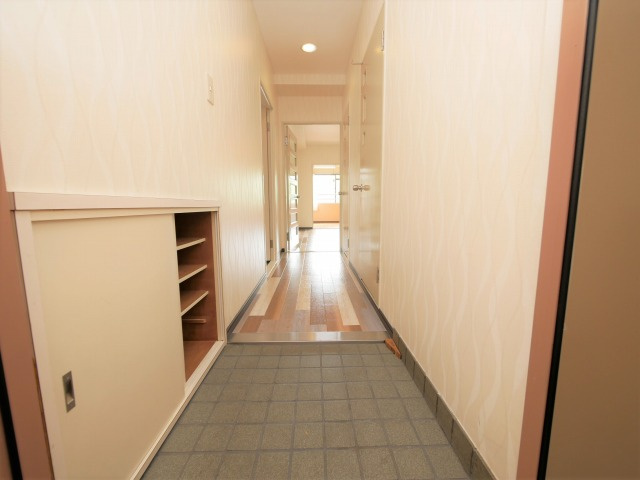 生玉パークハイツの玄関