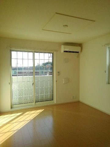 こちらのリビングで趣味の時間をお楽しみください