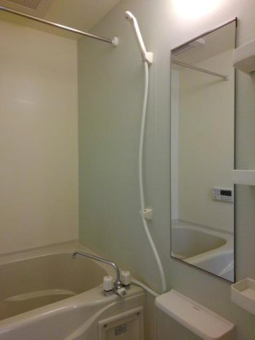 コンパクトで使いやすいお風呂です