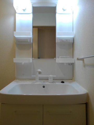 忙しい朝には欠かせない洗面所です