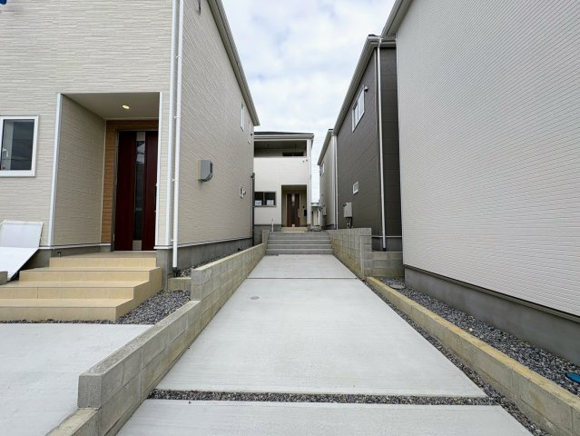 クレイドルガーデン糸満市大度 第1・４号棟のバルコニー|縦列２台駐車可能スペース付き♪お気軽にお問い合わせください♪