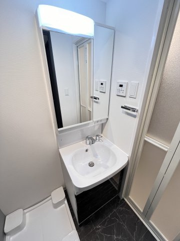 大阪市城東区関目３丁目の賃貸マンションの洗面所