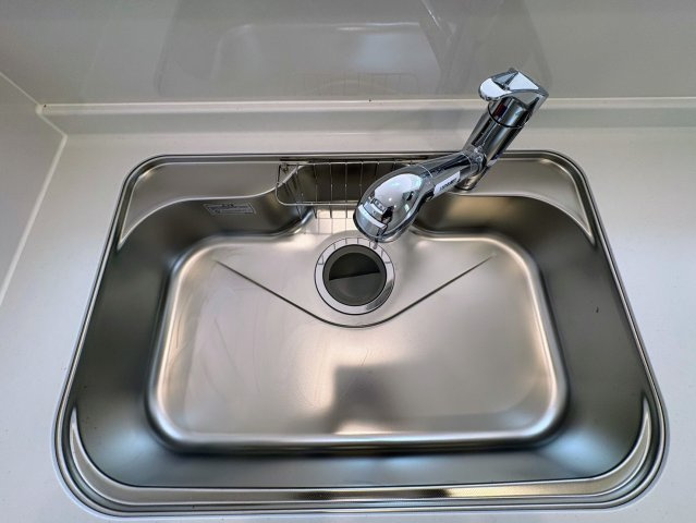 クレイドルガーデン糸満市大度 第1・５号棟のキッチン|浄水器付きキッチンの流し台